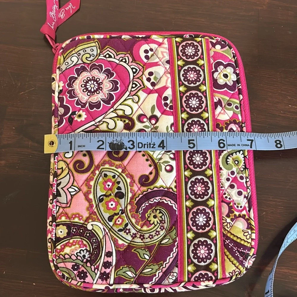 VERA BRADLEY Very Berry Paisley Tablet Case NWOT 7x9 inches Raspberry Pink